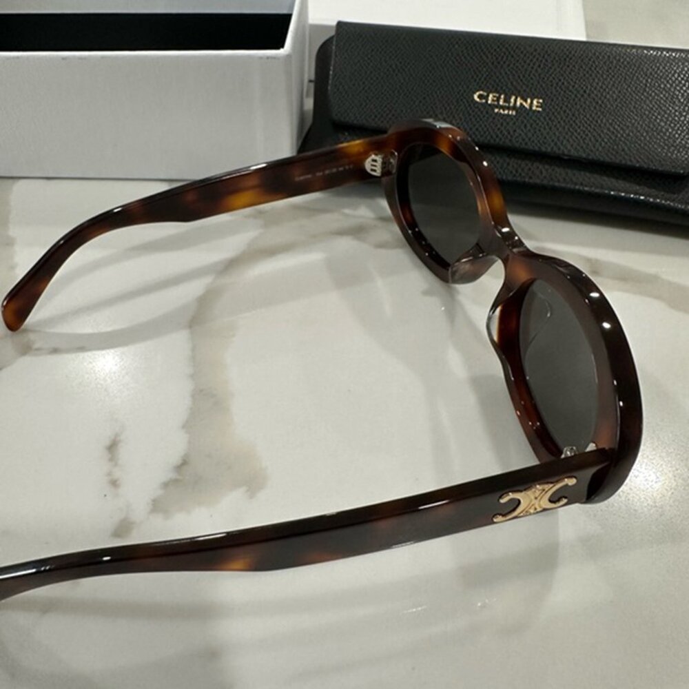 Celine Triomphe Oval Tortoise Sunglasses - Picture 5 of 6